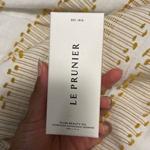 Le Prunier Plum Beauty Oil - new in box!